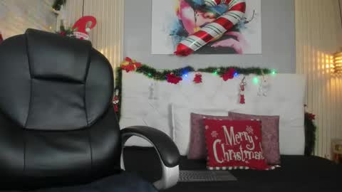 Ari online show from December 2025 12:12:02 PM