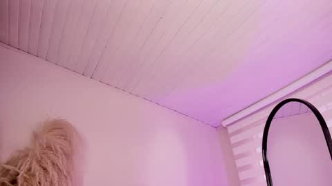 Ariana  online show from December 2024 04:17:01 PM