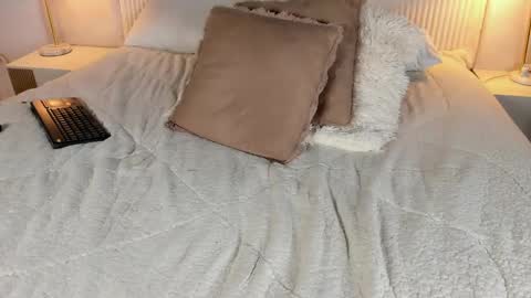 Susan online show from April 2026 01:42:02 AM