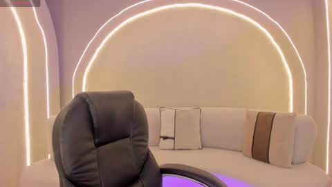 Ariana Dumont online show from April 2026 11:23:01 AM