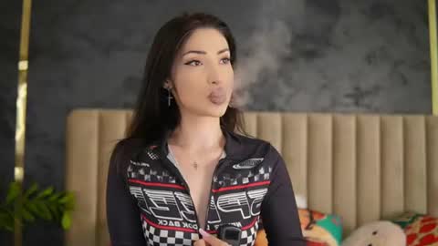 arianna_moonx online show from August 2026 12:30:01 PM