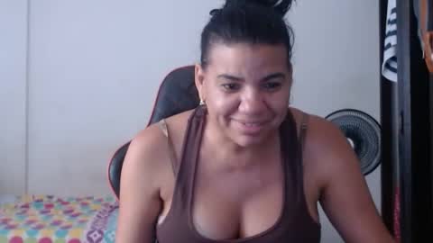 ariannaloovel online show from July 2026 06:00:01 PM