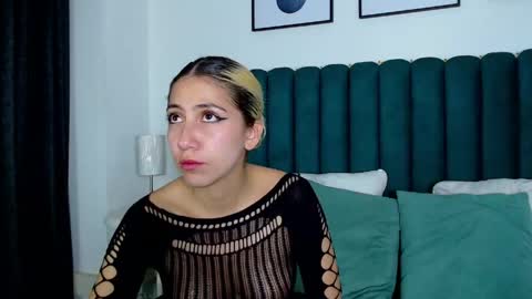 Ari Bunnie  online show from April 2026 05:00:02 AM