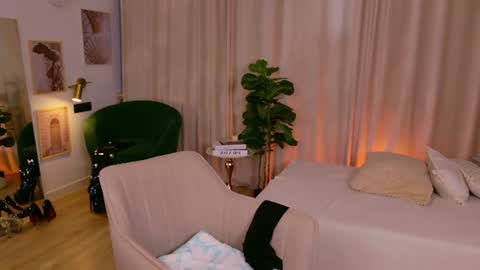 Snapshot of ariel_joy chatting on June 2026 05:37:01 AM Ari online show from June 2026 05:37:01 AM