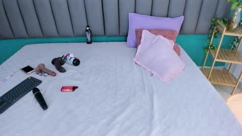 ariela__ online show from September 2025 05:01:02 AM