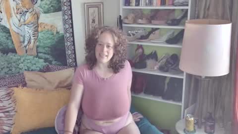 Snapshot of arielabai chatting on October 2025 03:57:02 PM Arielle Ari online show from October 2025 03:57:02 PM