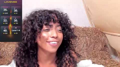 Snapshot of ariella_ruiz chatting on January 2025 06:49:02 PM A R I online show from January 2025 06:49:02 PM