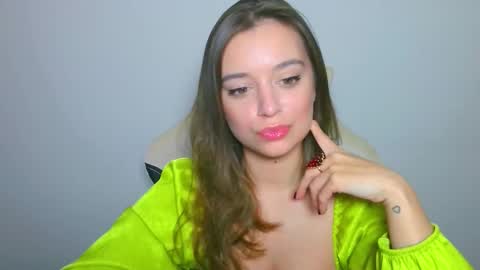 Snapshot of arielsandres chatting on October 2025 03:30:02 PM Ariel online show from October 2025 03:30:02 PM