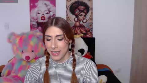 Ariana Forero ---- independet model online show from October 2025 10:18:02 PM