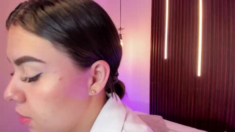  Arianna  online show from June 2026 01:05:02 PM