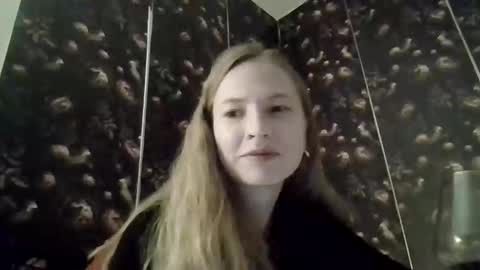 arionette online show from April 2026 10:34:02 PM