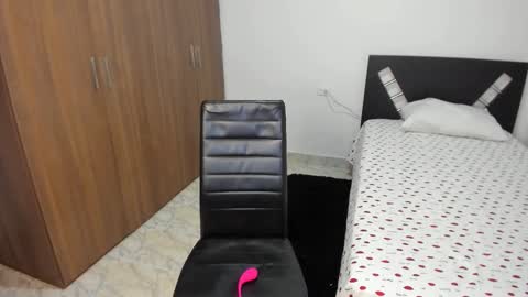 aristena_01 online show from February 2025 01:37:01 AM