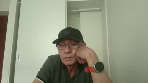 Snapshot of armaduradeacero chatting on June 2026 09:51:01 PM armaduradeacero online show from June 2026 09:51:01 PM