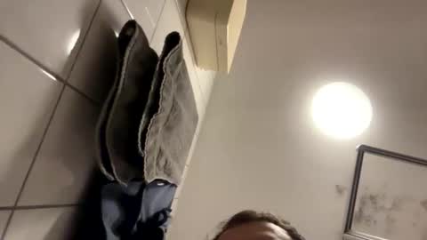 armyskater32 online show from February 2026 12:00:01 AM