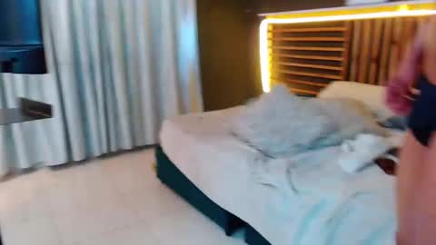 Arnold online show from November 2025 09:35:02 PM