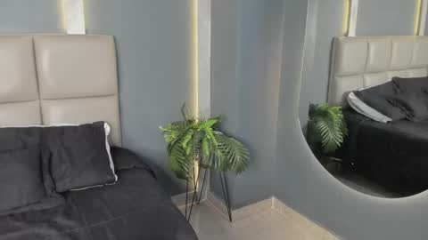 Arohom Lester online show from December 2025 11:04:01 AM