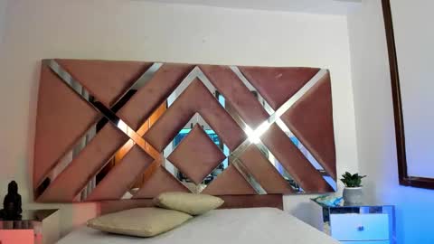 Aron cruz  online show from February 2026 01:05:02 PM