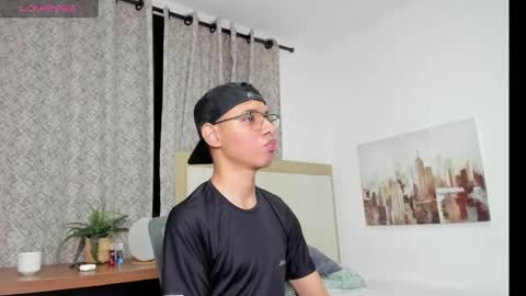 aron_pipeer online show from September 2025 07:08:02 AM