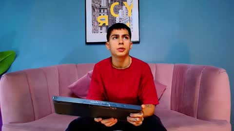 aron_pulse online show from February 2026 01:21:02 PM