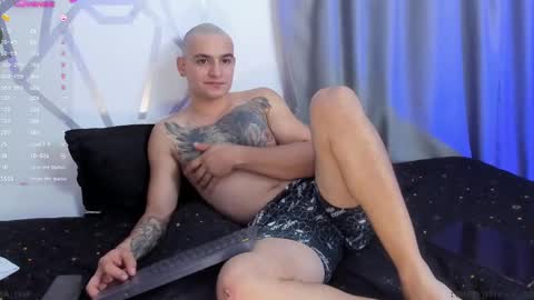 Snapshot of aron_santoro1 chatting on January 2025 07:32:01 AM Aron Santoro online show from January 2025 07:32:01 AM