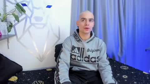 Snapshot of aron_santoro1 chatting on January 2025 04:33:02 AM Aron Santoro online show from January 2025 04:33:02 AM