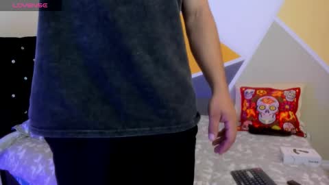 Snapshot of aron_santoro1 chatting on September 2025 02:11:02 PM Aron Santoro online show from September 2025 02:11:02 PM