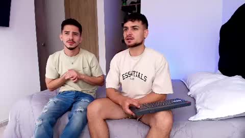 Snapshot of aron_santoro1 chatting on July 2026 03:16:01 PM Aron Santoro online show from July 2026 03:16:01 PM