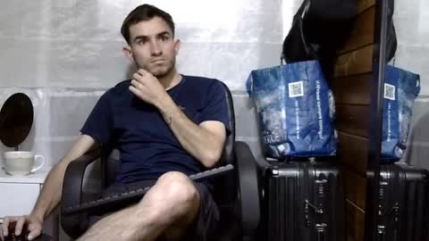 Aron G Franco online show from November 2025 05:03:02 PM