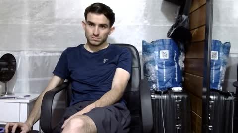 Aron G Franco online show from November 2025 04:14:02 AM