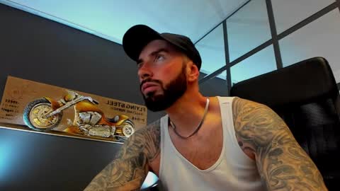 Snapshot of arongrant chatting on April 2026 10:07:02 AM AronGrant online show from April 2026 10:07:02 AM