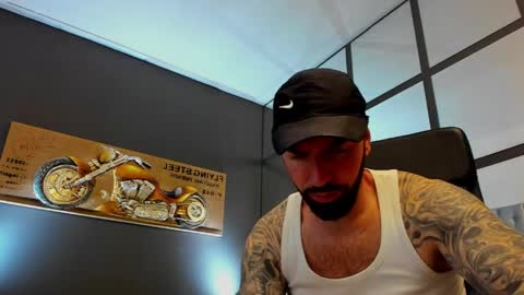 Snapshot of arongrant chatting on May 2026 09:28:02 AM AronGrant online show from May 2026 09:28:02 AM