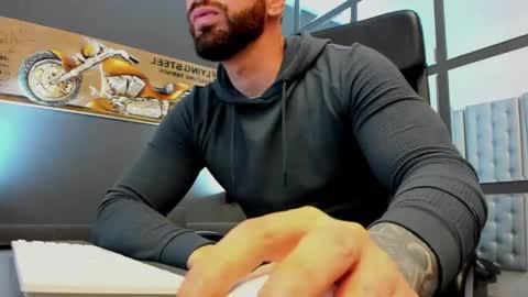 Snapshot of arongrant chatting on May 2026 08:53:02 AM AronGrant online show from May 2026 08:53:02 AM