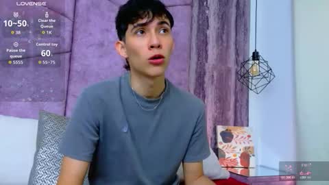 Arontawers online show from April 2026 07:27:02 PM