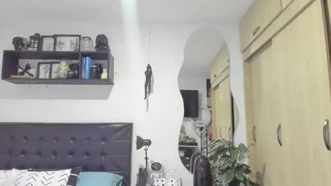 ARON  Independent model  online show from September 2025 01:50:01 AM