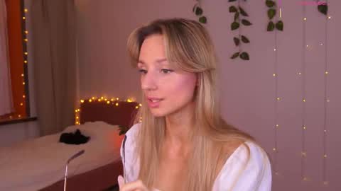 Snapshot of artease chatting on December 2025 12:03:02 PM Arti Next Streams - online show from December 2025 12:03:02 PM