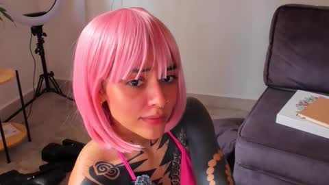 Snapshot of artgea chatting on September 2025 04:12:01 PM Linda  independent model artgeea online show from September 2025 04:12:01 PM