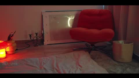 Linda  independent model artgeea online show from July 2026 09:43:02 PM