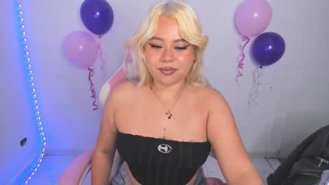 Snapshot of arthemiss033 chatting on September 2025 01:53:01 AM Val online show from September 2025 01:53:01 AM