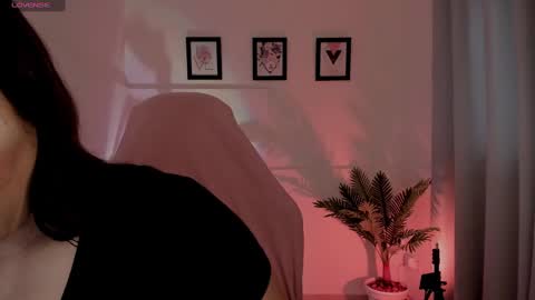 Snapshot of artmist_ chatting on February 2025 07:11:01 PM Eli online show from February 2025 07:11:01 PM