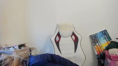 MIA online show from October 2025 03:01:01 PM