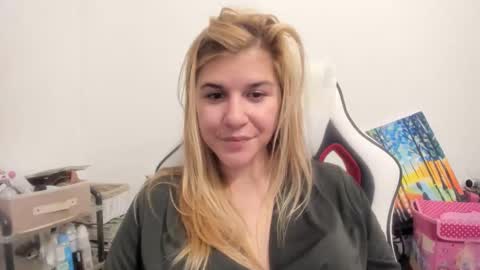 MIA online show from October 2025 09:57:01 PM