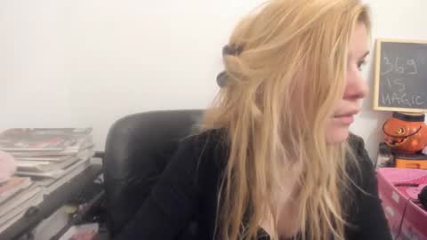 MIA online show from April 2026 08:01:02 AM