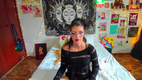 Snapshot of artsycherry chatting on March 2026 09:40:02 PM Isabella Cherry online show from March 2026 09:40:02 PM