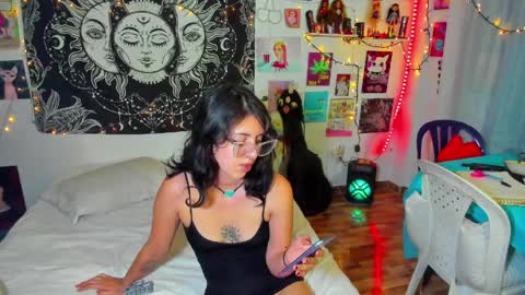 Snapshot of artsycherry chatting on April 2026 01:36:01 AM Isabella Cherry online show from April 2026 01:36:01 AM