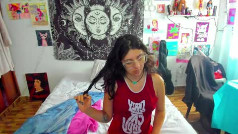 Snapshot of artsycherry chatting on April 2026 03:09:02 PM Isabella Cherry online show from April 2026 03:09:02 PM