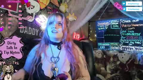 ArtsyHeartsyy online show from January 2026 03:01:02 AM