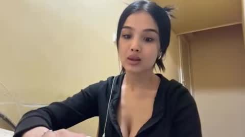 Amina online show from March 2026 06:10:01 PM