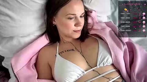 Arya brunett and Cassie blond online show from November 2025 05:18:02 AM