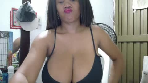 Snapshot of ashanty_1012 chatting on June 2026 10:47:02 PM ashanty_1012 online show from June 2026 10:47:02 PM