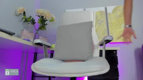 Ashley online show from December 2024 10:28:02 AM